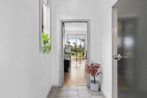 Blue Lake Holiday Park Cottage Entry